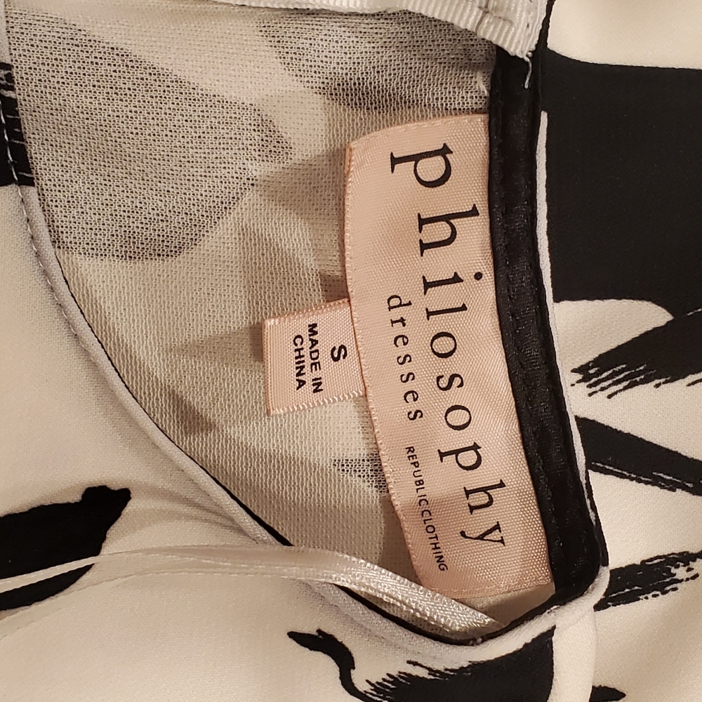 Philosophy Women Abstract, Short Sleeve Black And White Print, Size S. - Picture 7 of 7